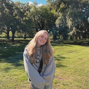 Meet your Posher, Ava